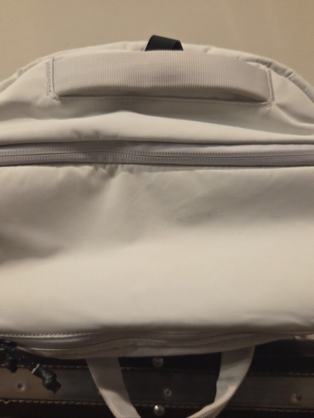 Matador SEG28 Carryon Compliant 28L Backpack in Artic White - Picture 4 of 8
